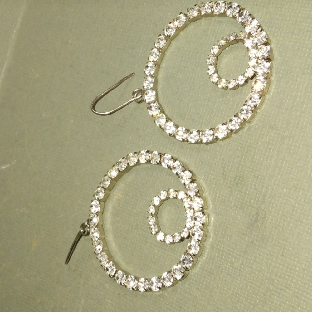 Vintage sparkly rhinestone earrings
